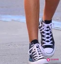 高帮鞋子怎么搭好看