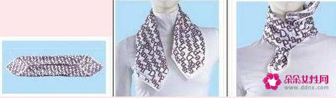 大四方丝巾的系法