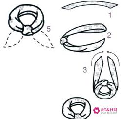 大四方丝巾的系法