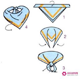 大四方丝巾的系法