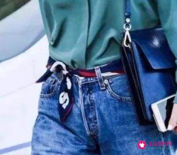 掌握这些丝巾搭配方法