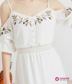 露肩裹胸内衣怎么穿