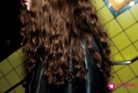 烫发热烫好还是冷烫好