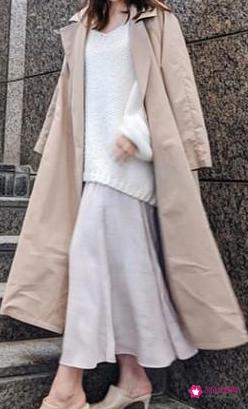 米色外套搭什么颜色