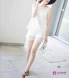 蕾丝裤搭配什么衣服