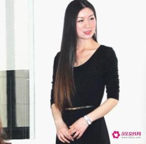 服装颜色搭配技巧有哪些