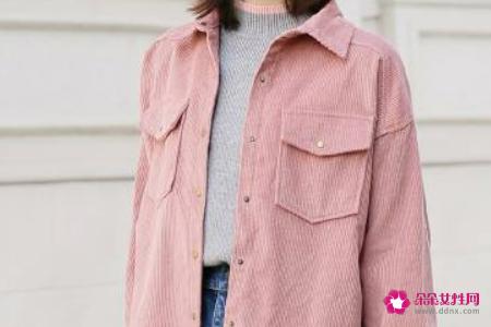 灯芯绒衬衫可以怎么穿
