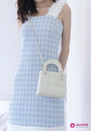 今年最流行的减龄穿搭