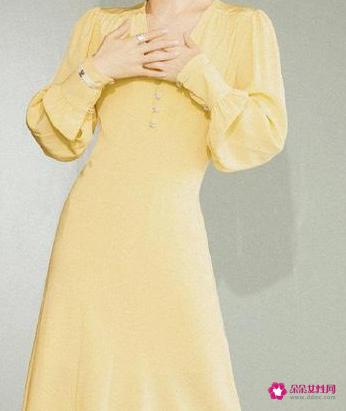 今年最流行的减龄穿搭