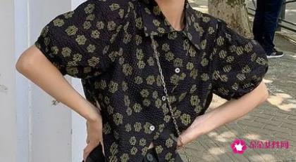 碎花衬衫的各种搭配