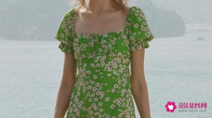 碎花衬衫的各种搭配