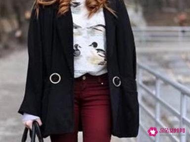 酒红色最忌讳的搭配