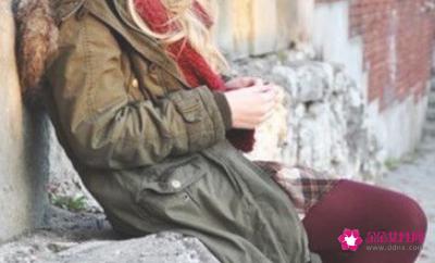 酒红色最忌讳的搭配