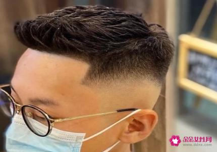 30岁剪什么短发显年轻男