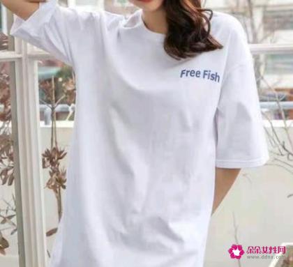 什么颜色的衣服穿着显白夏天