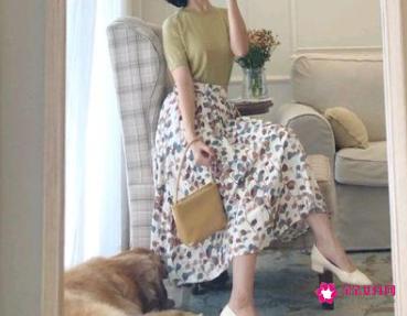 什么颜色的衣服穿着显白夏天