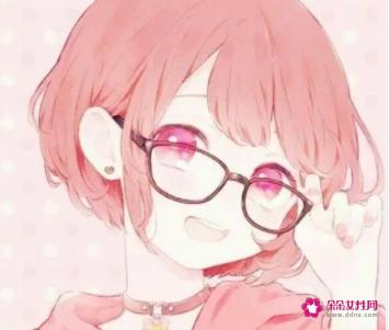 戴眼镜的女生性格