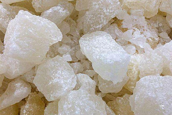 冰糖和白砂糖的区别 冰糖甜还是白糖甜