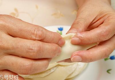 锅贴怎么做才香脆好吃 外皮酥脆内馅爆汁