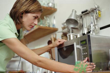 微波炉食品安全吗？微波炉正确使用的方法是什么？