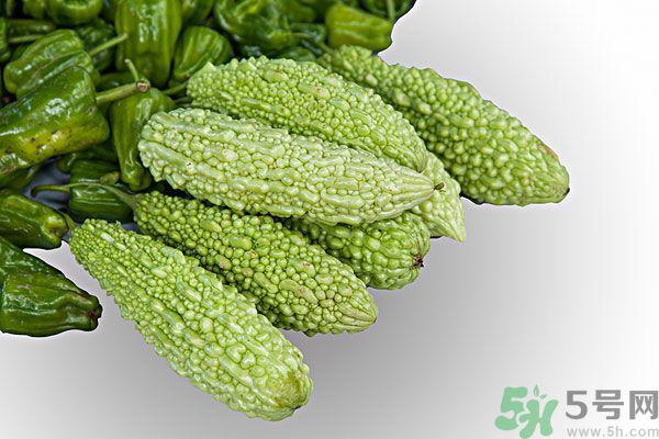 苦瓜子能吃吗？苦瓜籽变红了还能吃吗？