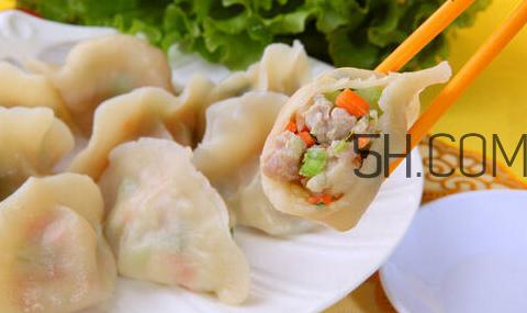 为什么饺子煮熟了会浮起来？饺子煮多久才熟？