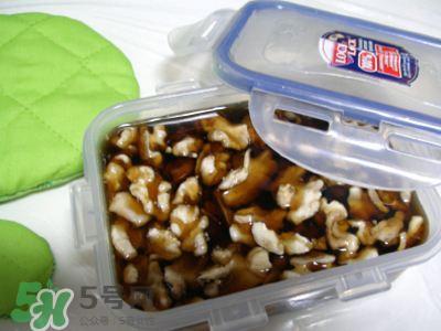 醋泡核桃的正确做法 醋泡核桃的功效与作用