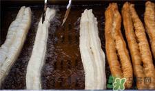 油条为什么要两根一起炸?油条怎么做好吃又松软