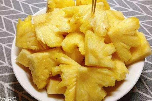 菠萝吃多了会怎样 吃菠萝要注意什么