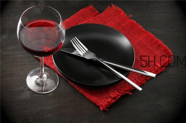 过期红酒能喝吗 过期红酒有什么用途