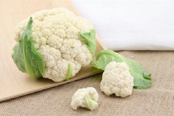 花菜要焯水在炒吗 花菜焯水几分钟刚好