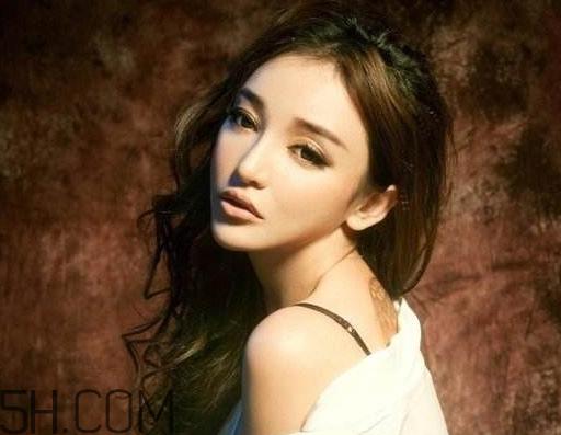 女神说狗喝水什么意思 狗喝水什么意思