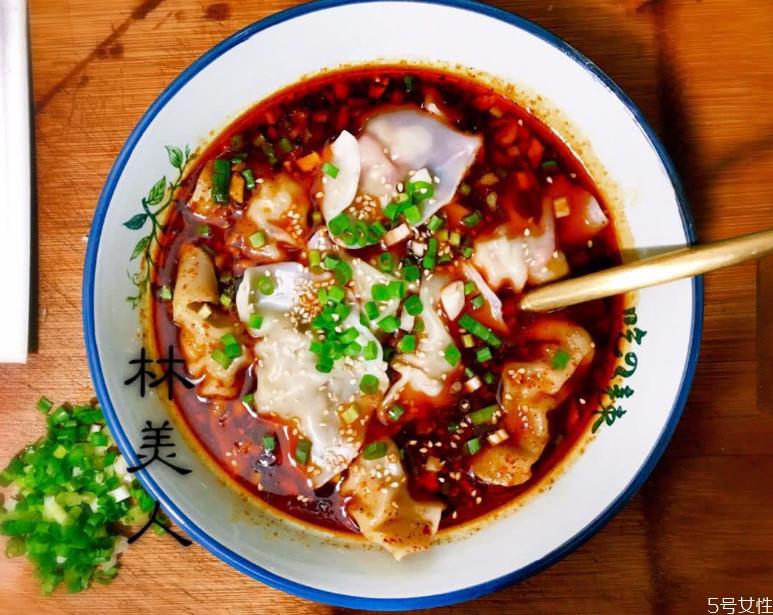 抄手馅怎么调才好吃 抄手馅的做法