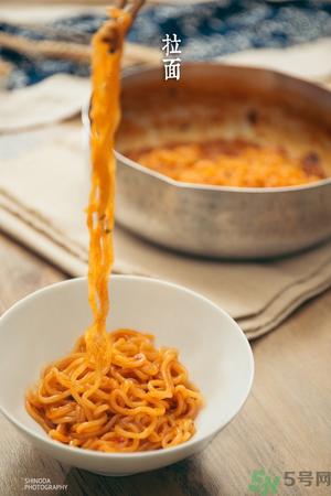 辛拉面是哪个国家的？辛拉面怎么煮好吃？