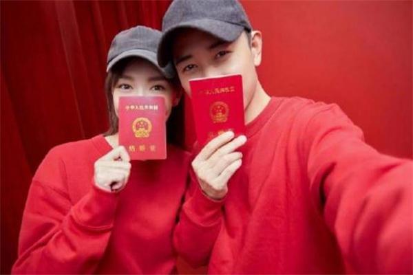 男朋友着急领证说明什么 先领证再结婚合适吗