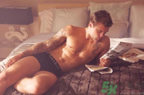 怎样能让男朋友第二次勃起?让男朋友勃起最快的方法是什么