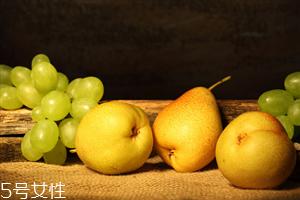煮梨水要去皮吗?喝梨水的好处