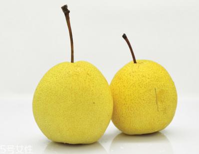 煮梨水要去皮吗？喝梨水的好处