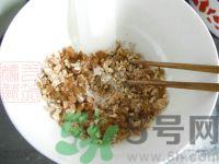 五仁月饼是哪五仁？五仁月饼是哪五种材料？