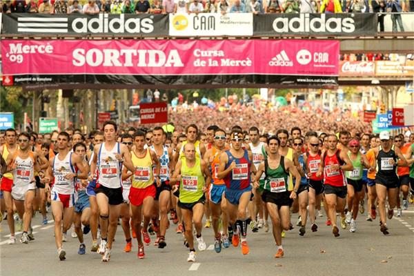奥运会闭幕式首次为女子马拉松颁奖 女子马拉松多少公里