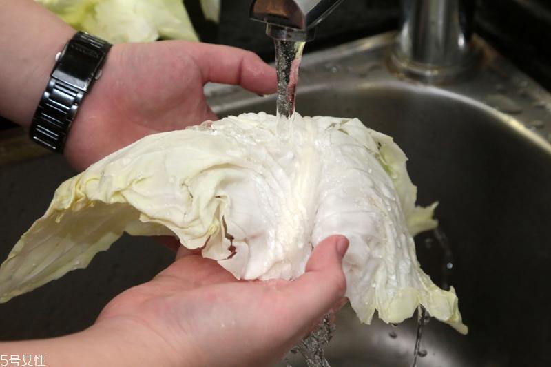 怎么洗蔬菜去农药残留 如何去除蔬菜上的农药残留