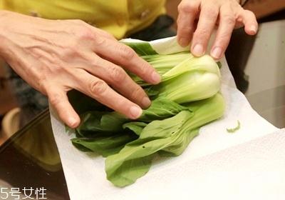 怎么洗蔬菜去农药残留 如何去除蔬菜上的农药残留