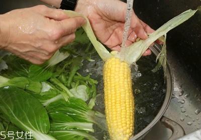 怎么洗蔬菜去农药残留 如何去除蔬菜上的农药残留