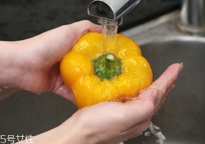 怎么洗蔬菜去农药残留 如何去除蔬菜上的农药残留