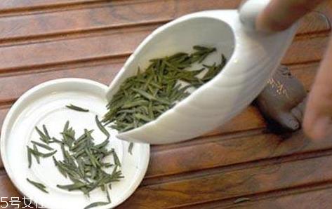 毛尖怎么泡多少度 用90℃左右开水冲泡