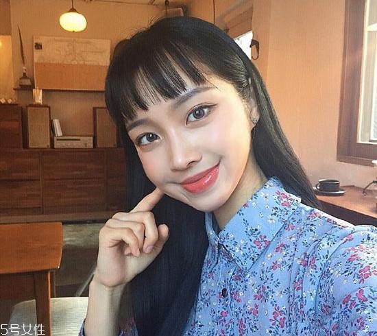 2022年流行什么刘海 合适的刘海还可以修饰脸型