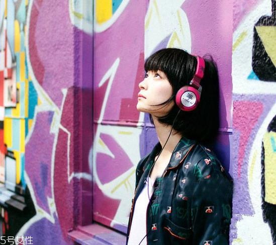 2022年流行什么刘海 合适的刘海还可以修饰脸型