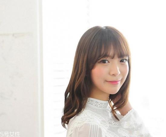 2022年流行什么刘海 合适的刘海还可以修饰脸型