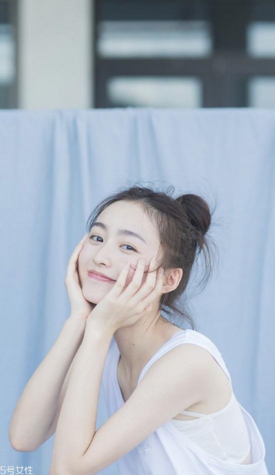 2022年流行什么刘海 合适的刘海还可以修饰脸型