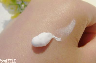 佰草集新七白面膜功效 教你辨别佰草集新七白面膜真假